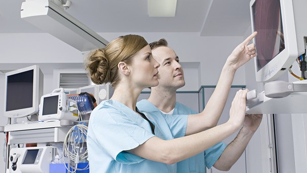 国内首例经鼻内窥镜下儿童颅咽管瘤切除手术成功